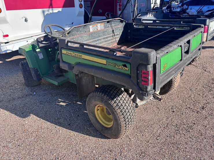 john-deere-gator-image-2