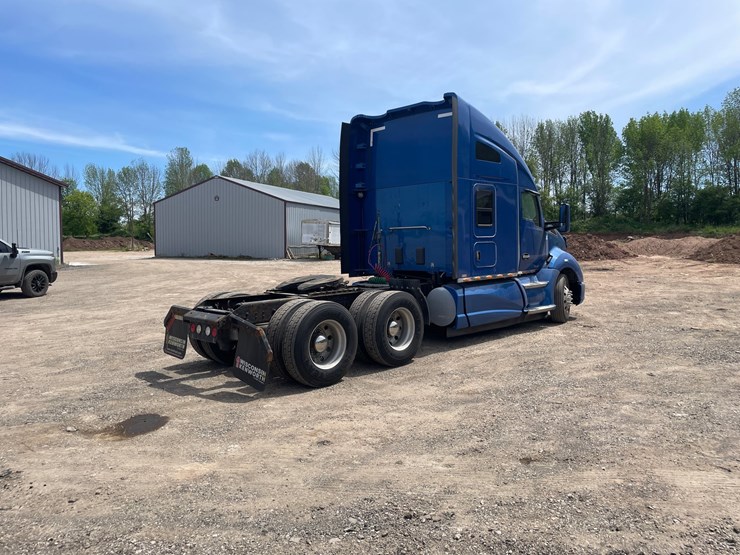 2015-kenworth-t680-image-5