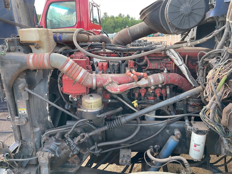 2010-peterbilt-386-image-45