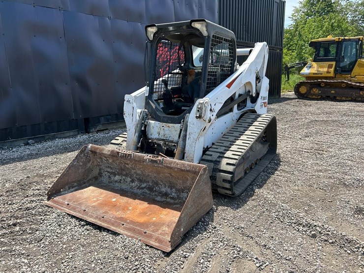 2019-bobcat-t740-image-8