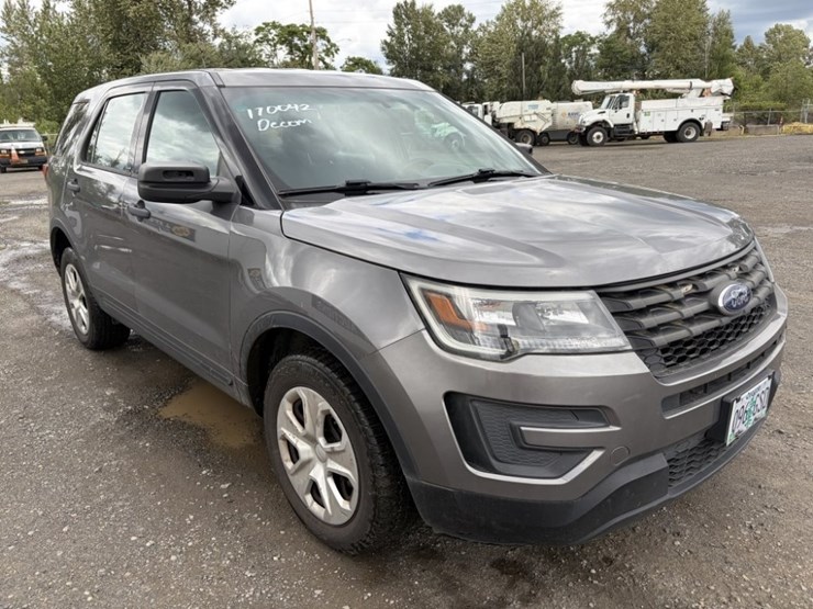2017-ford-explorer-image-2