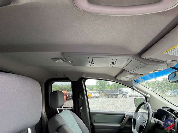 2004-nissan-titan-image-35