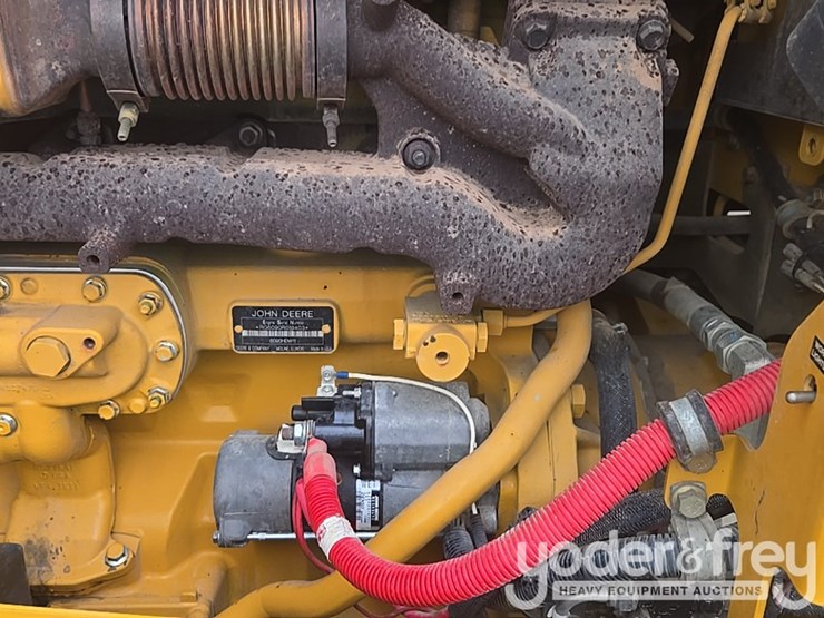 2011-deere-772g-image-37