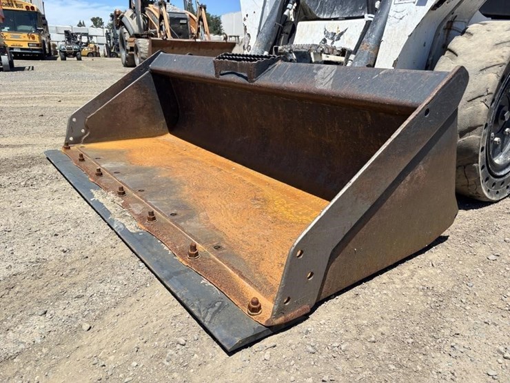 2021-bobcat-s590-image-10