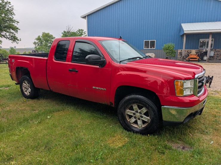 2010-gmc-sierra-1500-image-3
