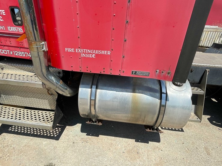 2004-kenworth-t800-image-16