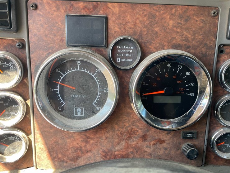 2004-kenworth-t800-image-57