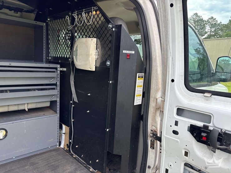 2013-chevrolet-express-2500-image-10
