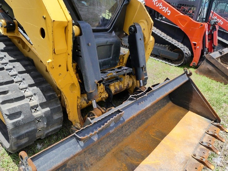 2024-caterpillar-255-image-4