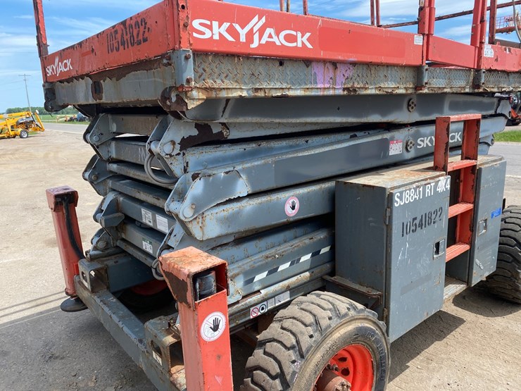 2016-skyjack-sj8841rt-image-41