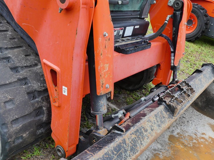 2021-kubota-svl65-2-image-4
