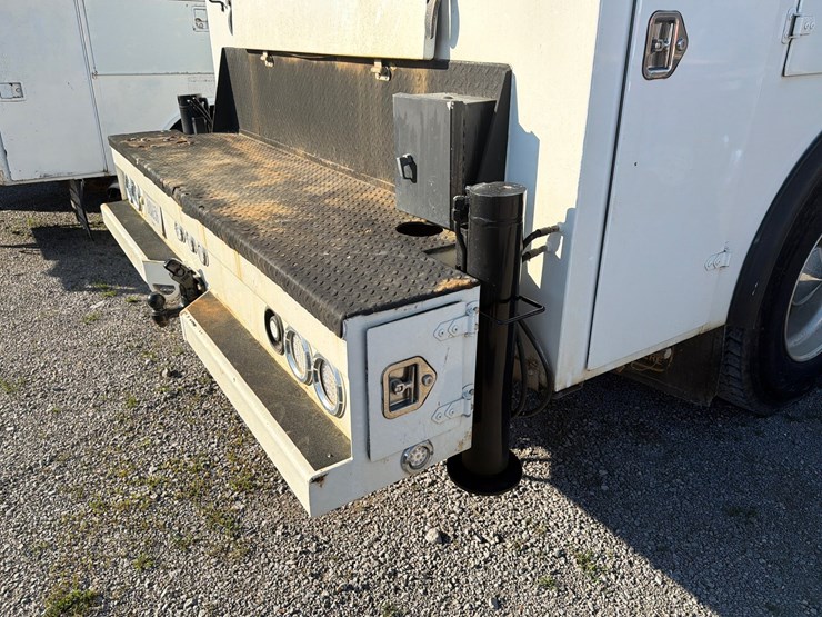 2004-international-durastar-4300-image-23