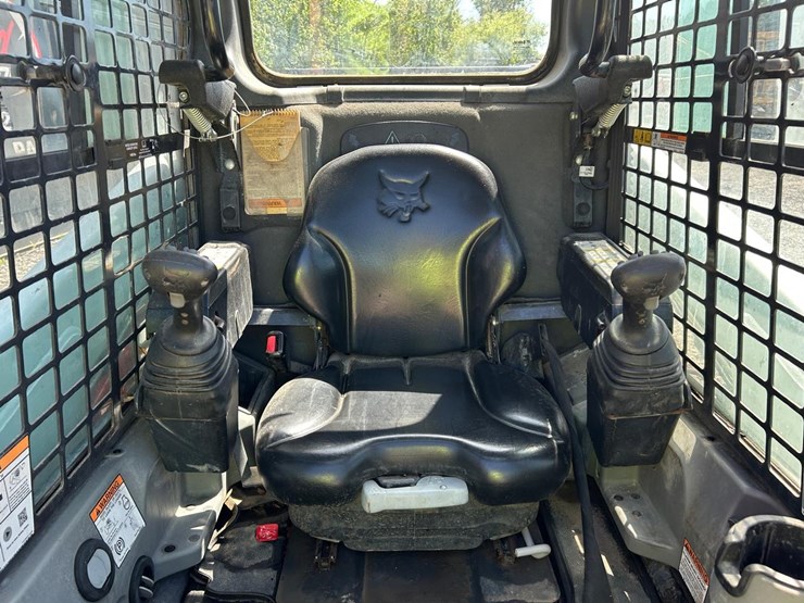 2019-bobcat-t450-image-19