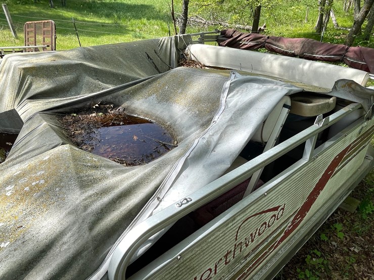 #502-•-northwood-pontoon-with-motor-(no-title)-(spring-brook,-wi)-image-14