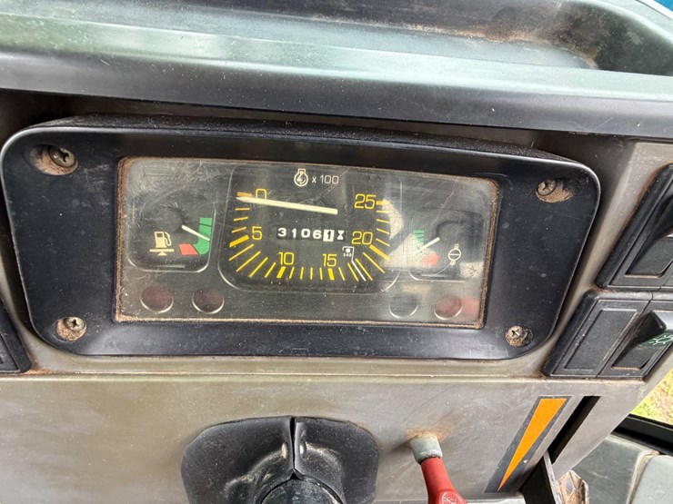 new-holland-5030-image-19