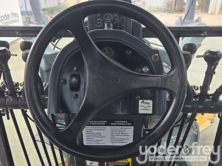 2011-deere-772g-image-58