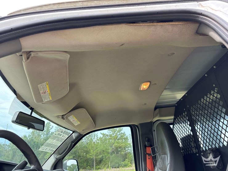 2013-chevrolet-express-2500-image-37
