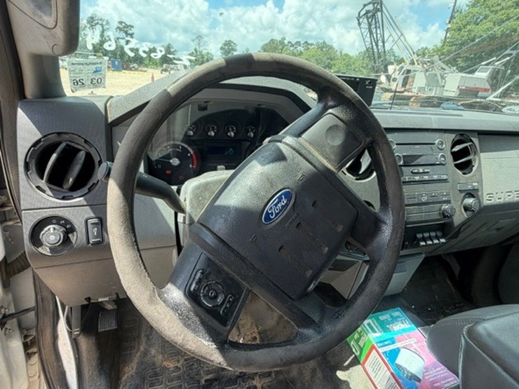 2013-ford-f550-image-51