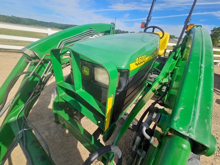 john-deere-4600-image-46