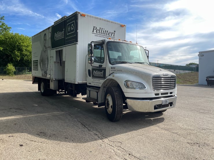#312-•-2011-freightliner-shred-fast-box-truck-(wi-title)-(monona,-wi)-image-3