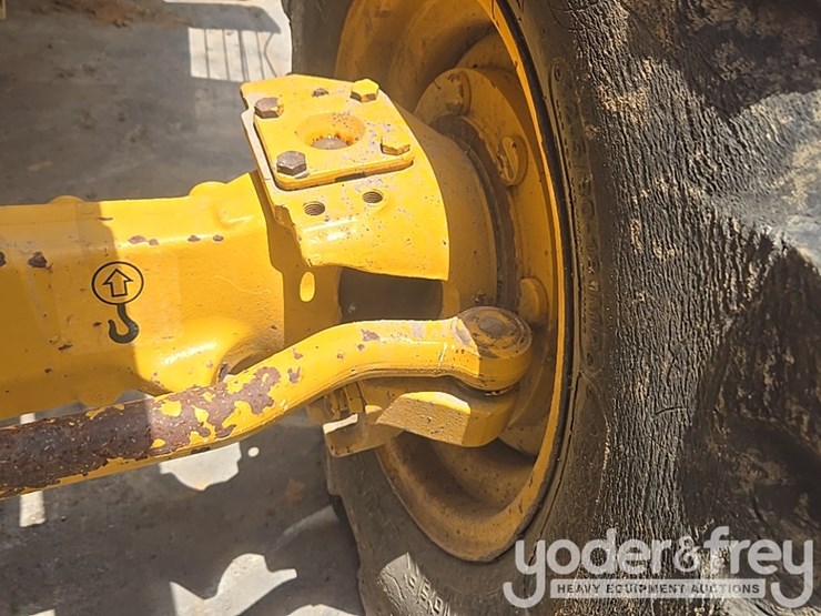 2020-deere-310sl-image-21