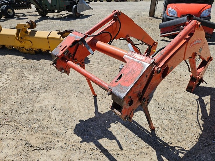 kubota-la844-image-10