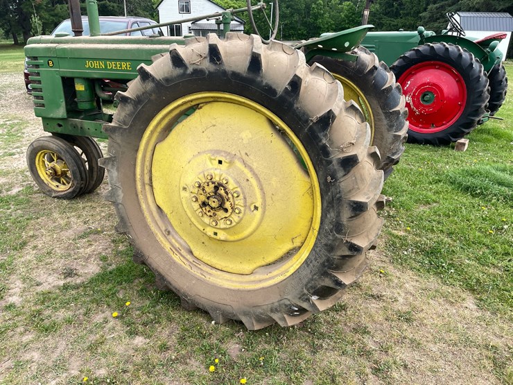 john-deere-b-image-5