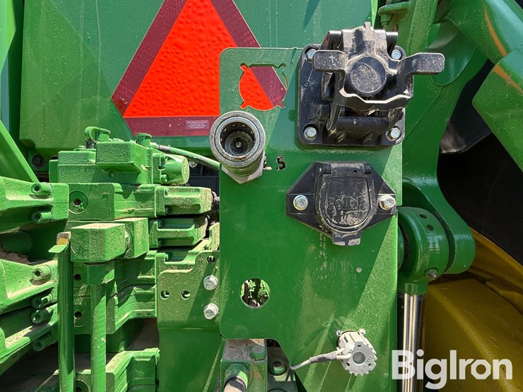 2021-john-deere-8r-410-image-11