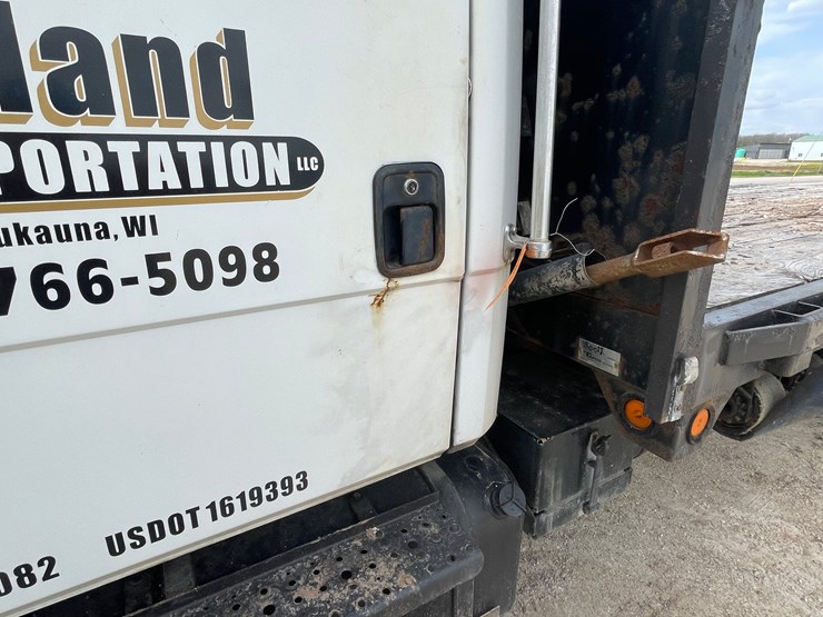 2002-freightliner-fl80-image-13