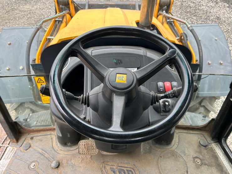 jcb-4cx-image-24