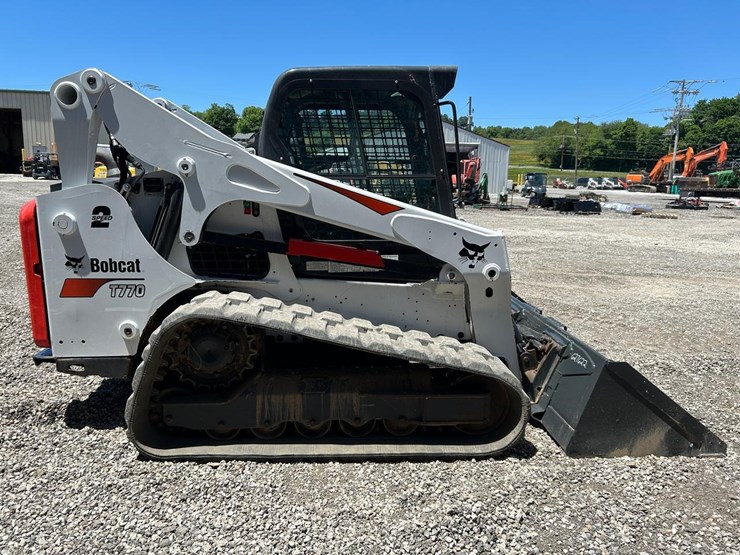 2022-bobcat-t770-image-5