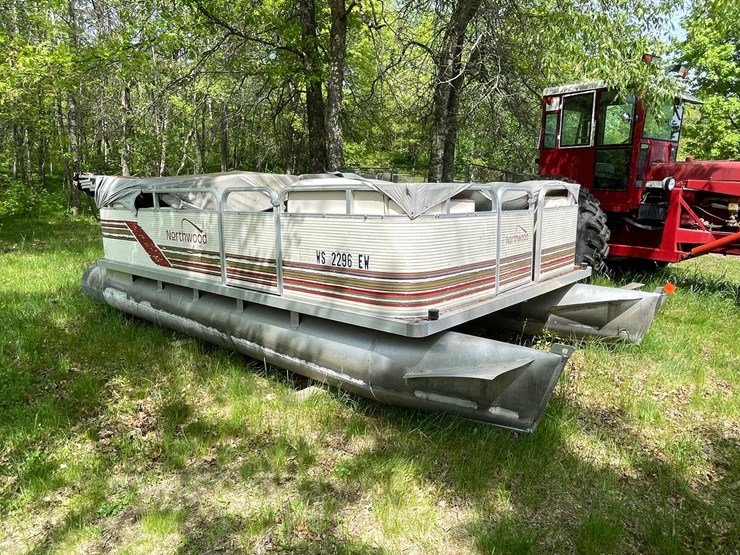 #502-•-northwood-pontoon-with-motor-(no-title)-(spring-brook,-wi)-image-3