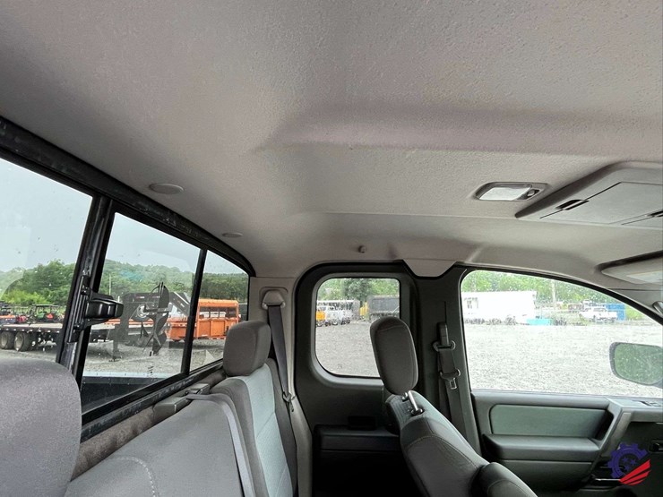2004-nissan-titan-image-40
