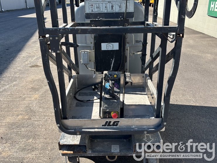 2016-jlg-15mvl-image-18