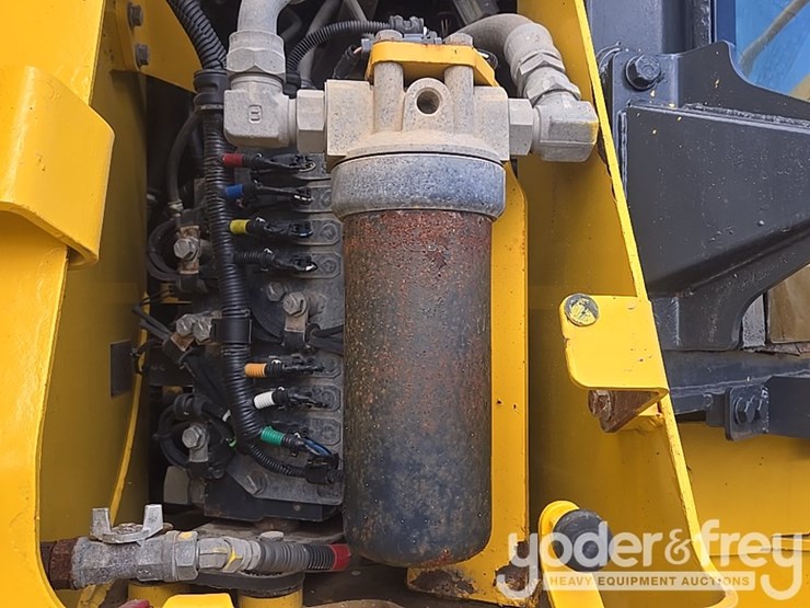 2018-komatsu-d61px-24-image-32