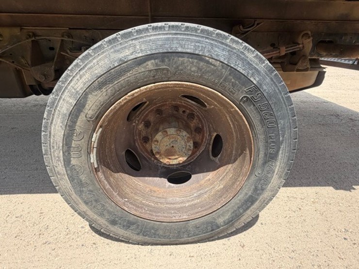 2013-ford-f550-image-12