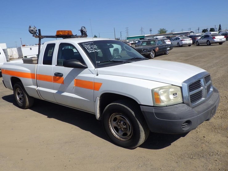 2007-dodge-dakota-image-3