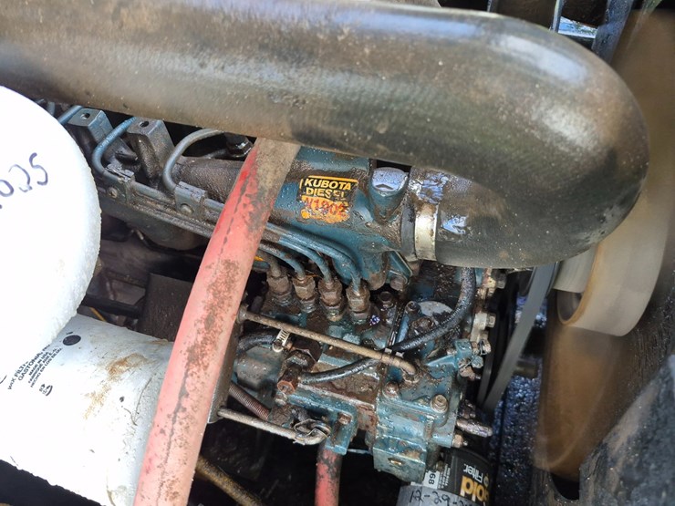 new-holland-l553-image-8