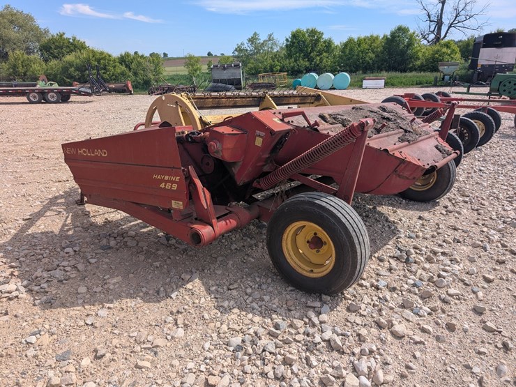 new-holland-469-image-2