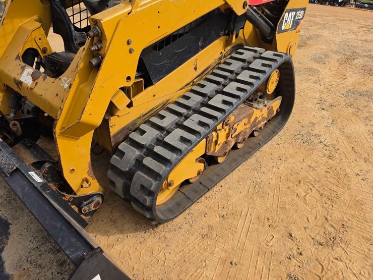 2015-caterpillar-259d-image-7