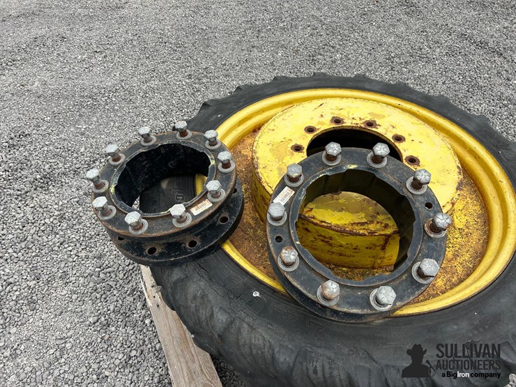 john-deere-230-image-9