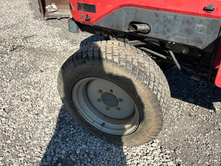massey-ferguson-1235-image-18
