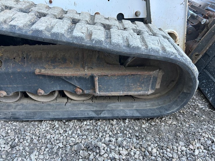 2019-bobcat-t740-image-14