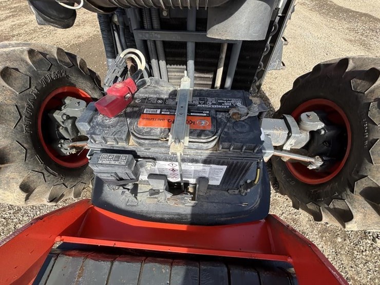 2018-kubota-m5-111d-image-36