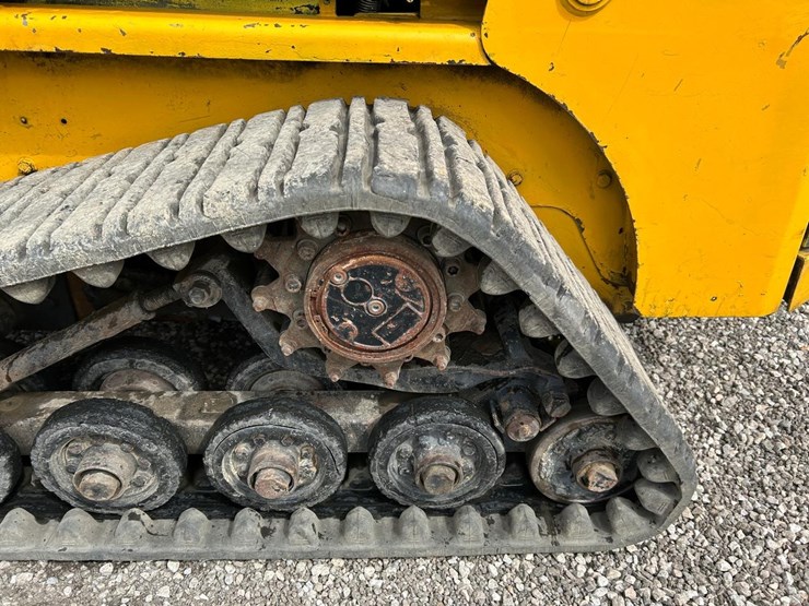 caterpillar-247b-image-17