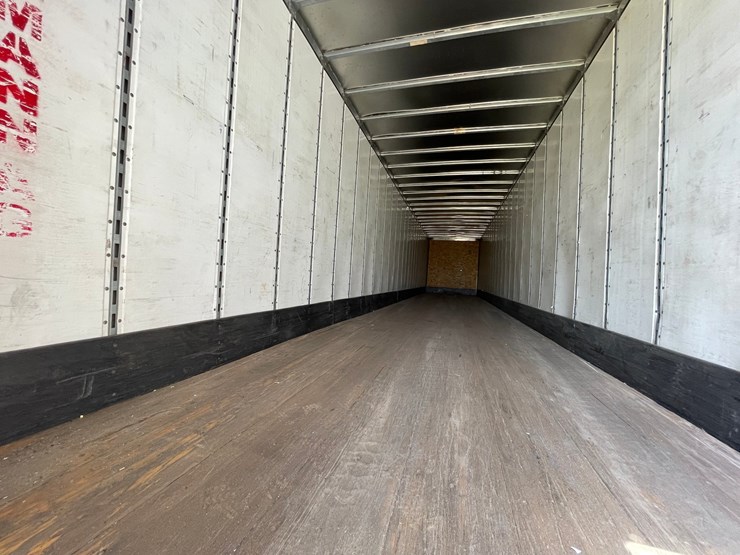 #400-•-2017-stoughton-semi-trailer-(has-wi-title)-(denmark,-wi)-image-13