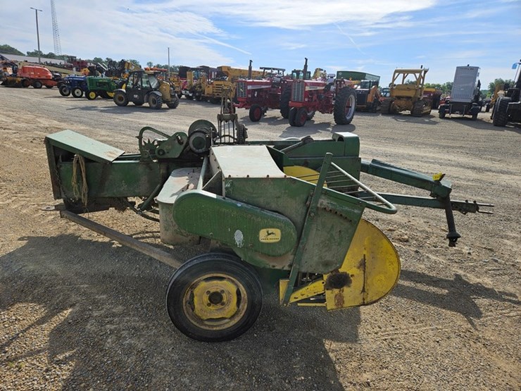 john-deere-24t-image-6