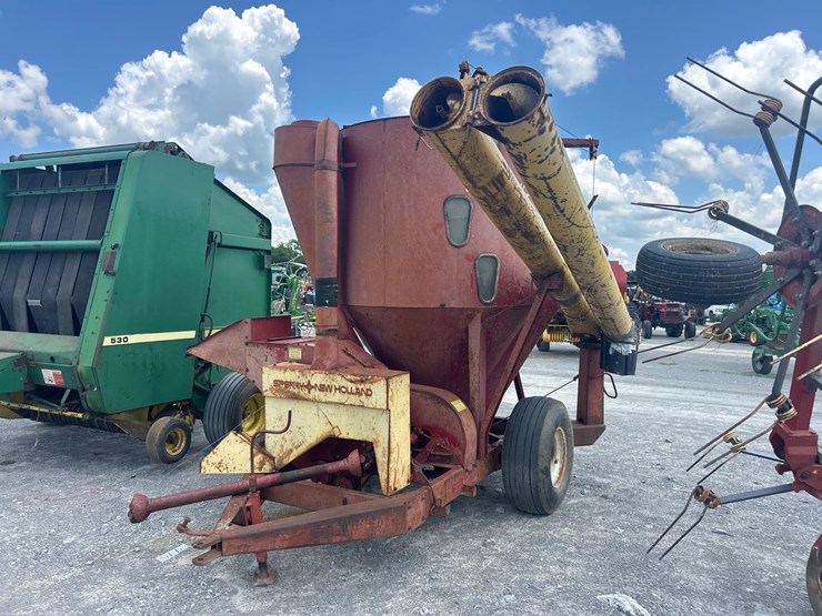 new-holland-353-image-3