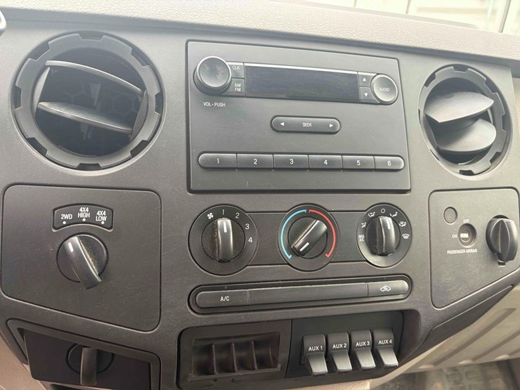 2010-ford-f350-xl-image-12