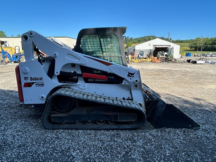 2019-bobcat-t740-image-5